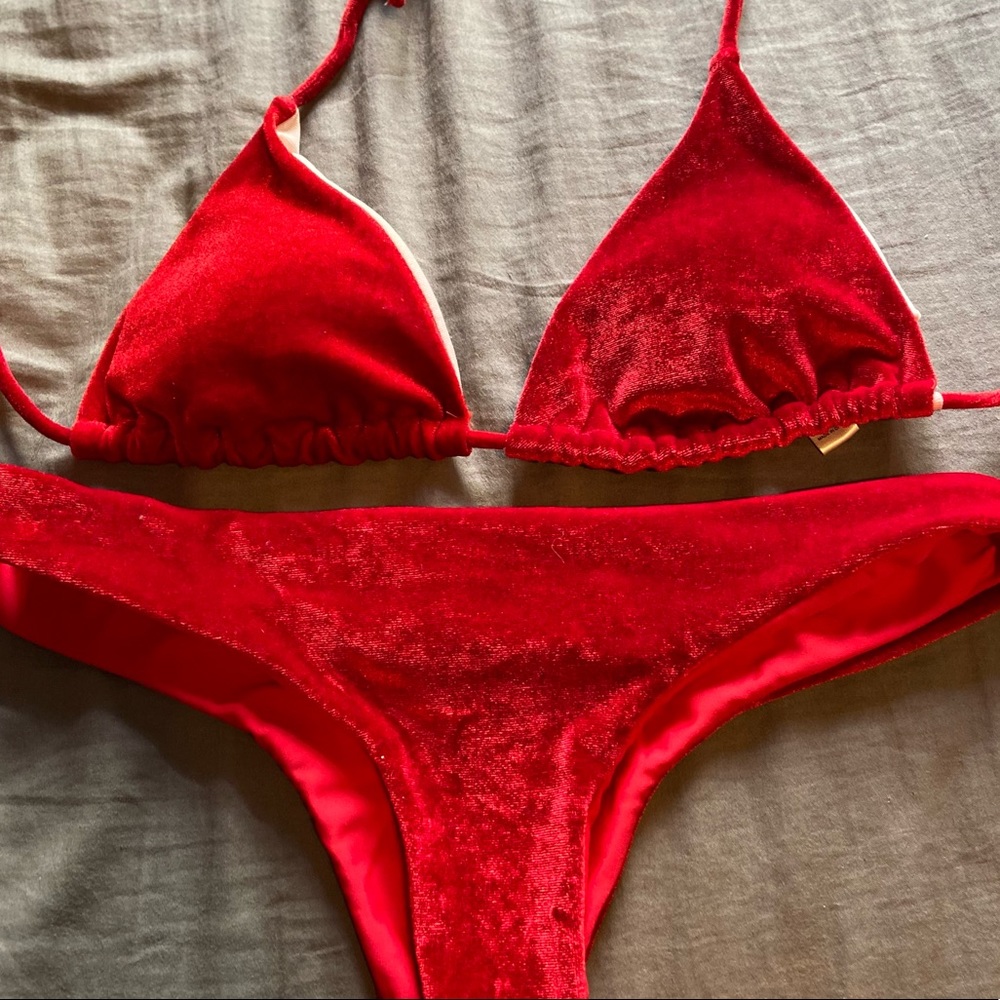 Red velvet bikini